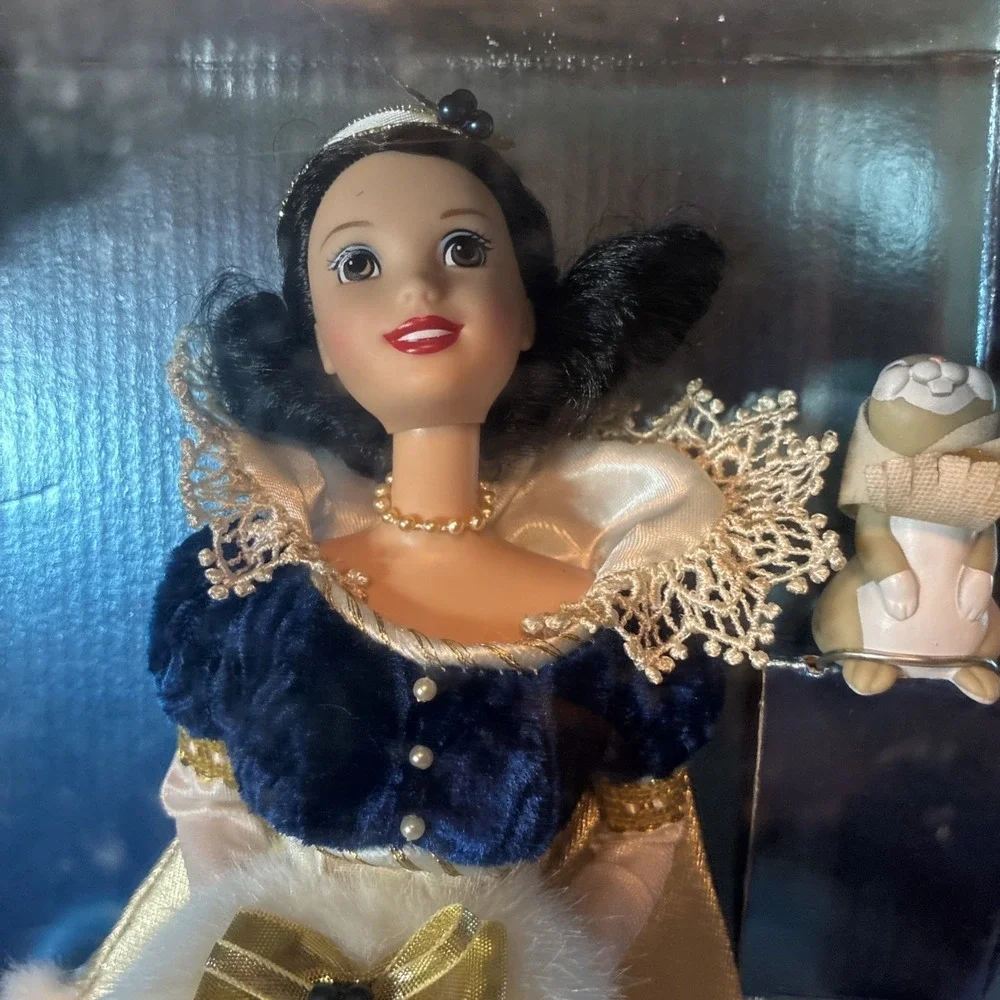 Vintage 1998 Disney Holiday Princess Snow White Doll Mattel Special Edition Box